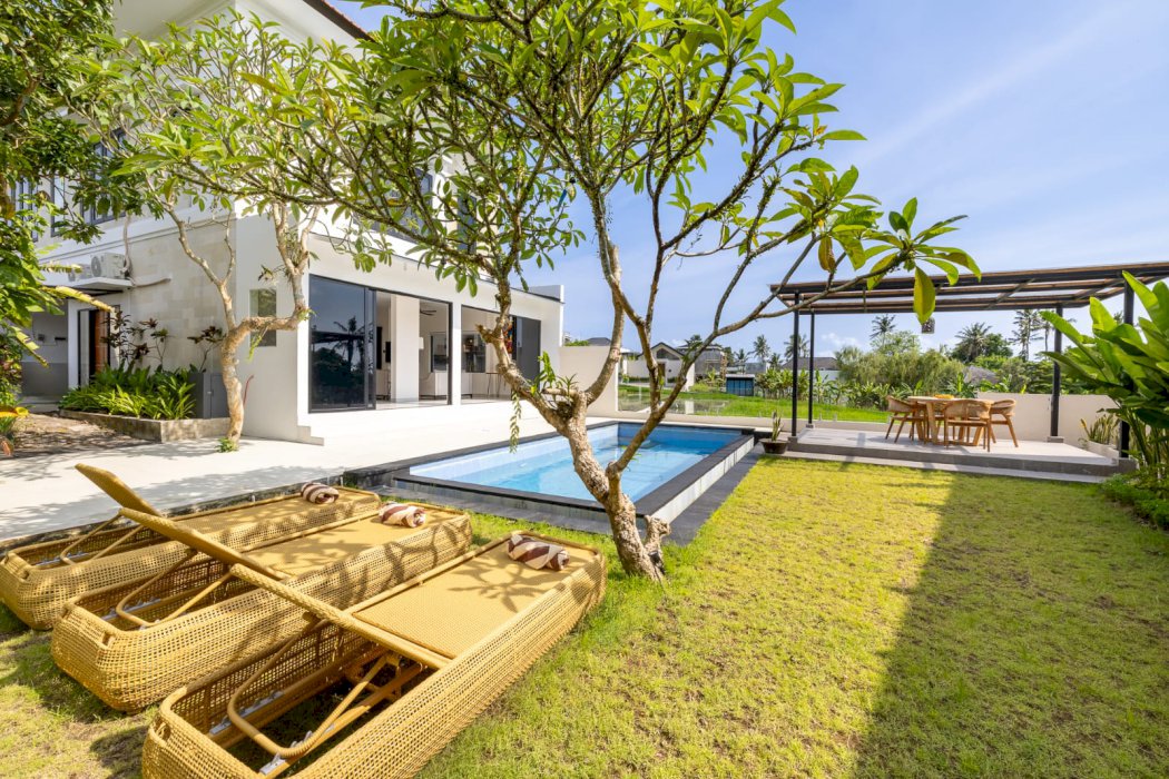 3 bedrooms modern villa for rent