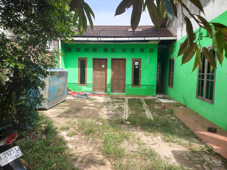 Di jual rumah dan bangunan usaha di Cilangkap Jakarta Timur