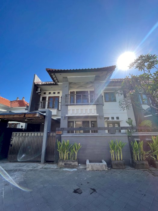 Rumah Disewakan di Sidakarya