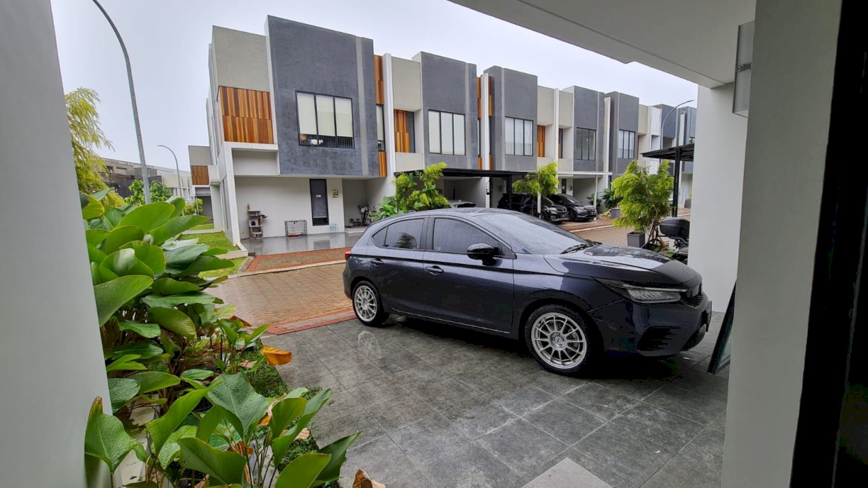 DISEWAKAN DAN DIJUAL RUMAH DI CLUSTER BARU UVILLE HOUSE BINTARO JAYA