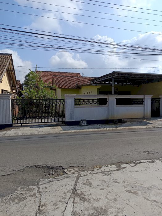 DIJUAL TANAH BONUS RUMAH LOKASI STRATEGIS, COCOK UNTUK HUNIAN & USAHA