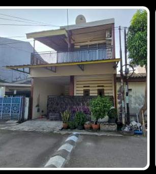 Dijual rumah 2 lantai harga murah lokasi strategis di Karawang Pusat