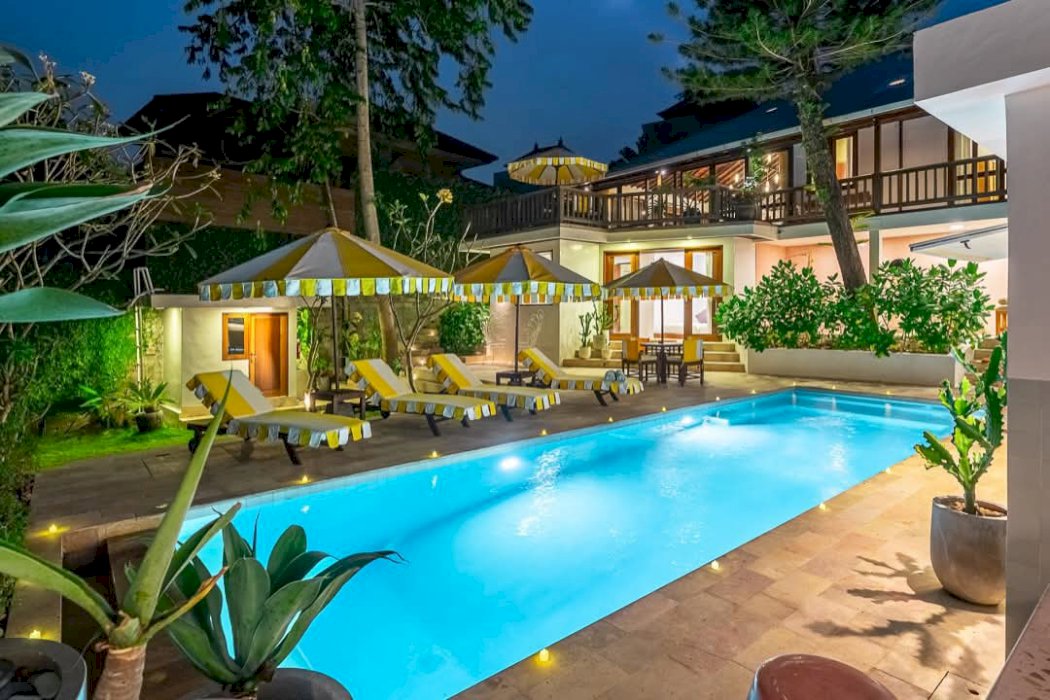 4 Brs Villa in Kerobokan river side