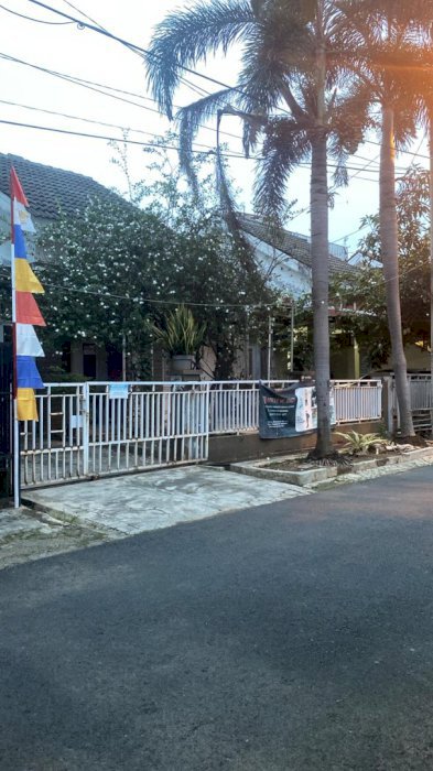 Dijual rumah lokasi strategis dekat pusat bisnis diKarawang Barat