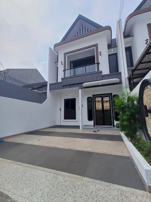 Di jual rumah baru yang mewah dan nyaman di jagakarsa