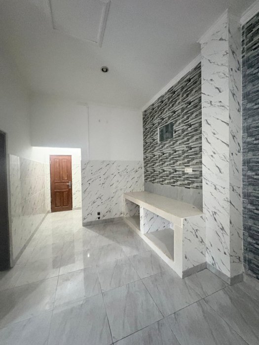 Rumah Disewakan Area Renon dengan Kamar Tidur dan halaman Yang Luas