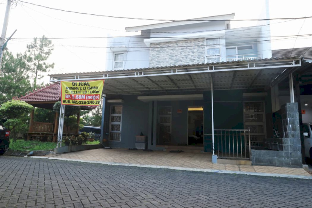 Di jual rumah 2 lantai di Seruni Hills Jatisampurna Bekasi