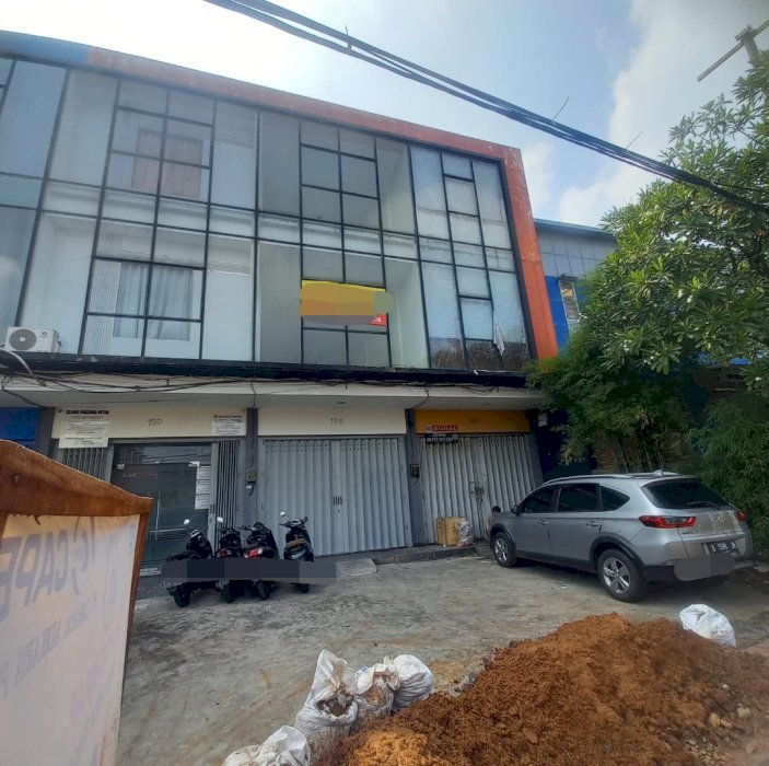 Disewakan Ruko 3 Lantai di Kembangan Raya Permata Buana Jakarta Barat