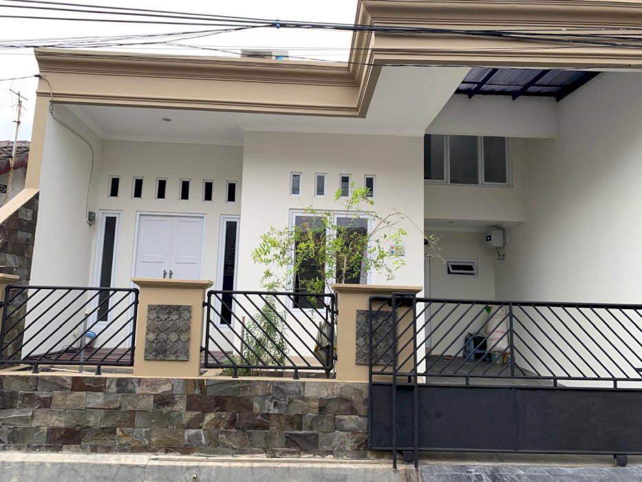 Rmh Cantik Dijual.Komp.Pondok Hijau Legoso Ciputat,Dkt ke Pondok Indah