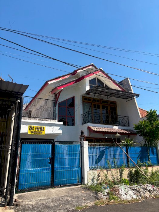 Rumah 2 lantai di kawasan babatan Mukti surabaya