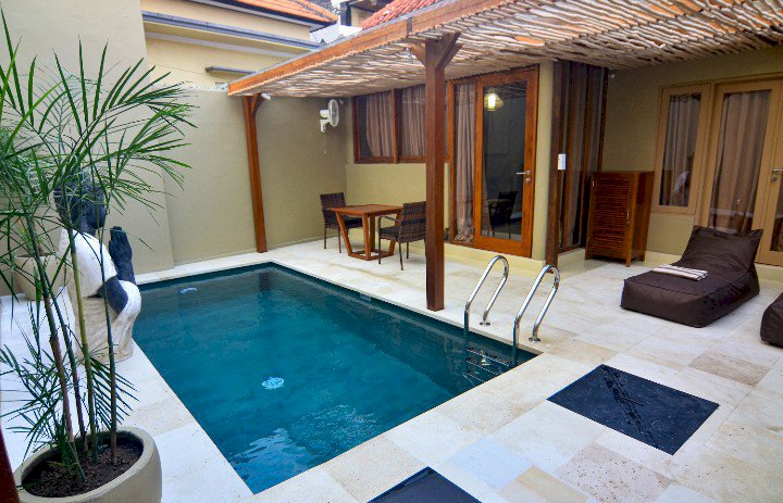 DISEWAKAN VILLA MINIMALIS BARU-LEASE JANGKA PANJANG DI LEGIAN!