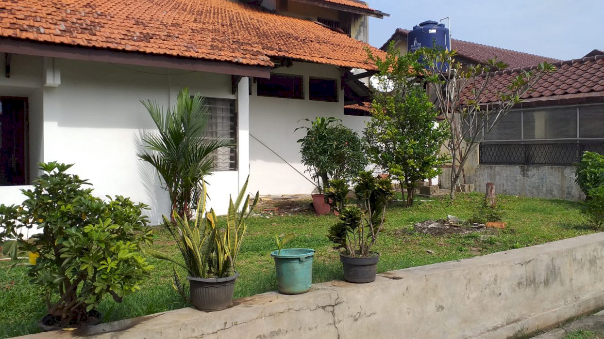 DIJUAL RUMAH STRATEGIS KOMPLEK DOSEN UI CIPUTAT