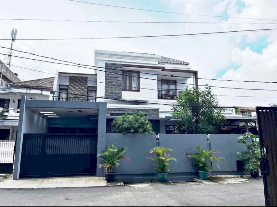 RUMAH STRATEGIS AREA RADIO DALAM Jakarta Selatan