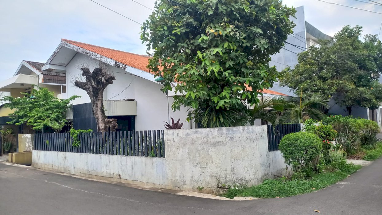 Dijual Rumah Hoek Kemaggisan Pinggir Jalan Raya