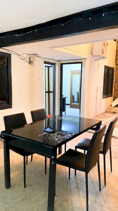 RUMAH STRATEGIS RUNGKUT MEJOYO