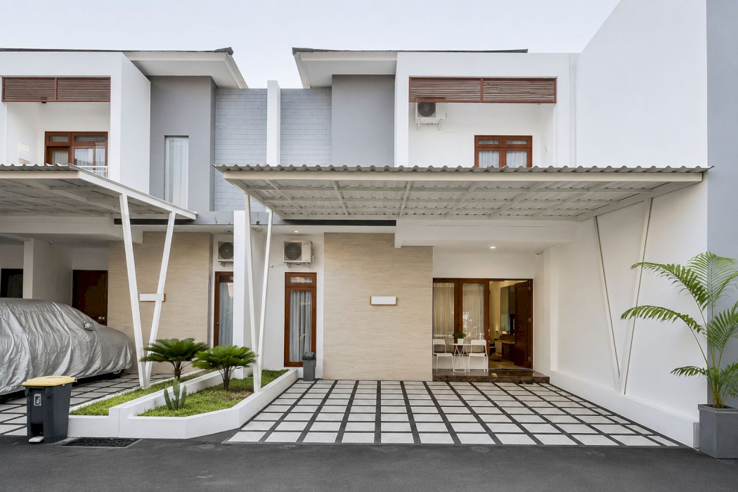 RUMAH MODERN 2 LANTAI DI CIGANJUR JAKARTA SELATAN