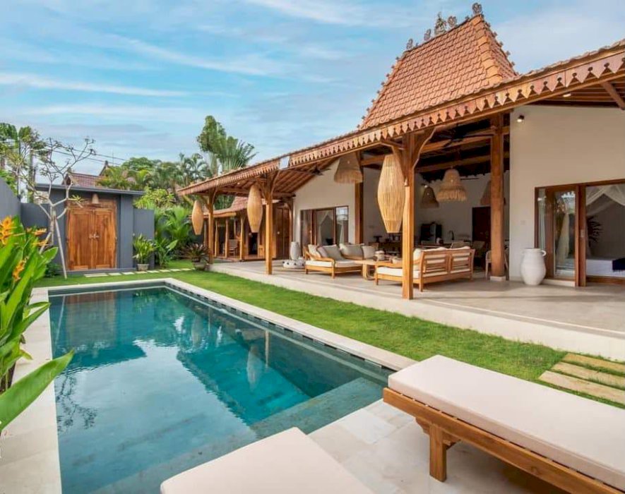 3-BEDROOMS VILLA JOGLO HERITAGE PERERENAN FOR RENT