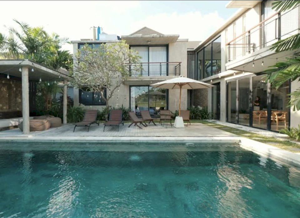 3 BEDROOMS VILLA UMALAS NEAR CINNAMON FOR RENT