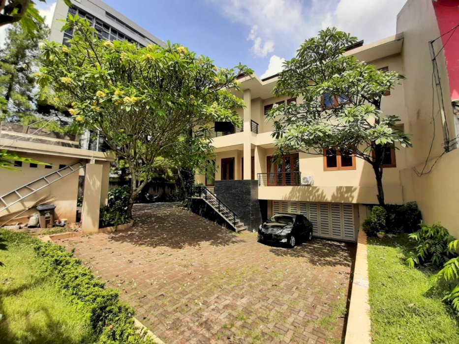 Town House Eksklusif di Lebak Bulus