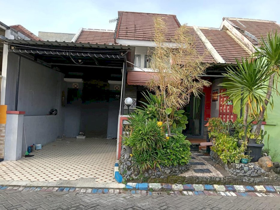 Rumah adem taman dhika sidoarjo