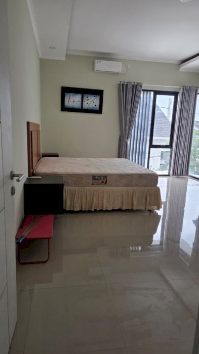 RUMAH 2 LANTAI DI BINTARO SEKTOR 1 — JAKARTA SELATAN