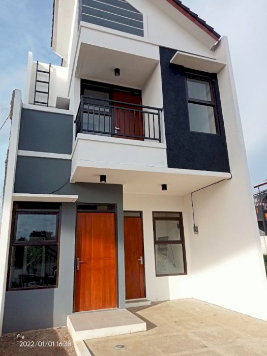 Rumah baru 2 lantai ready stock strategis dekat pintu tol Padalarang