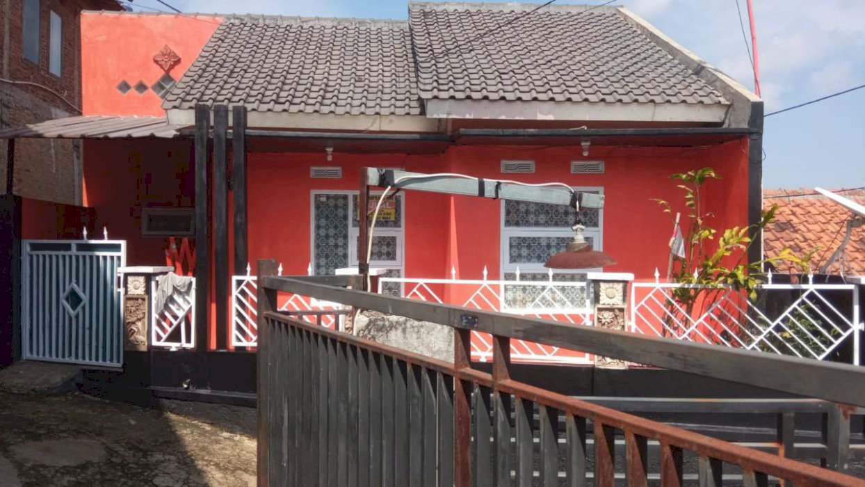 Rumah cantik siap huni Kutamandiri Tanjungsari dekat ke Jatinangor