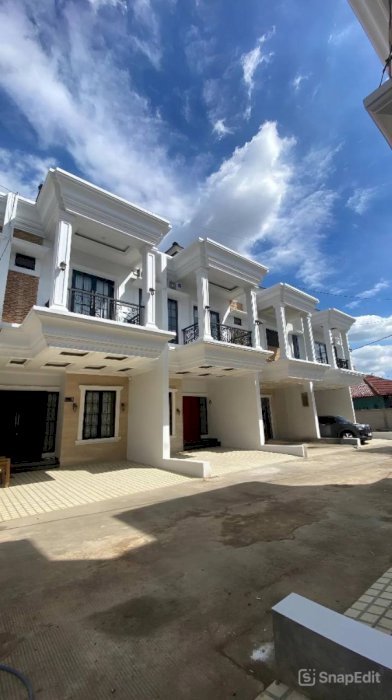 RUMAH MEWAH DI CLUSTER EKSKLUSIF CIHERANG SUKATANI