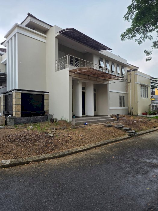 Di jual rumah strategis di Perum Citra Land Samarinda